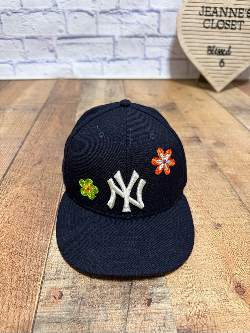 New York Yankees New Era Navy Chain Stitch Floral Daisy 59FIFTY - Fitted Hat
Siz